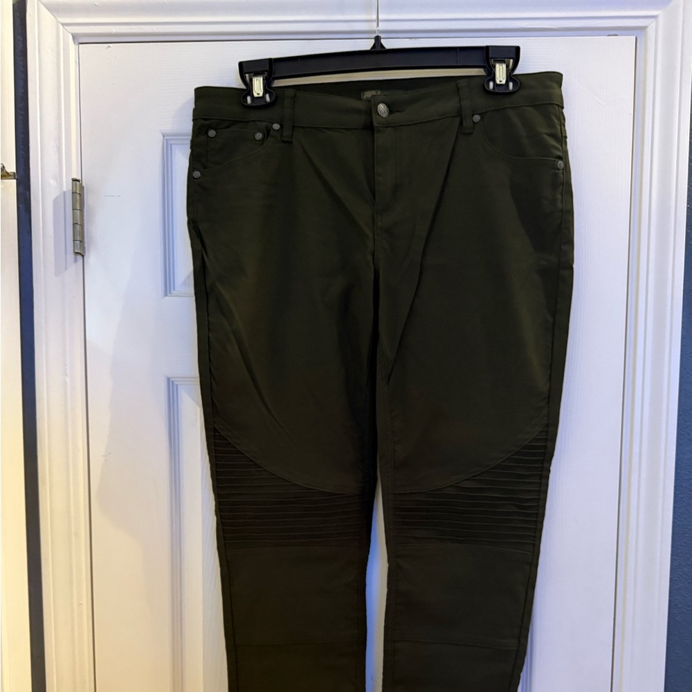 Riding style Prana forest green pants.